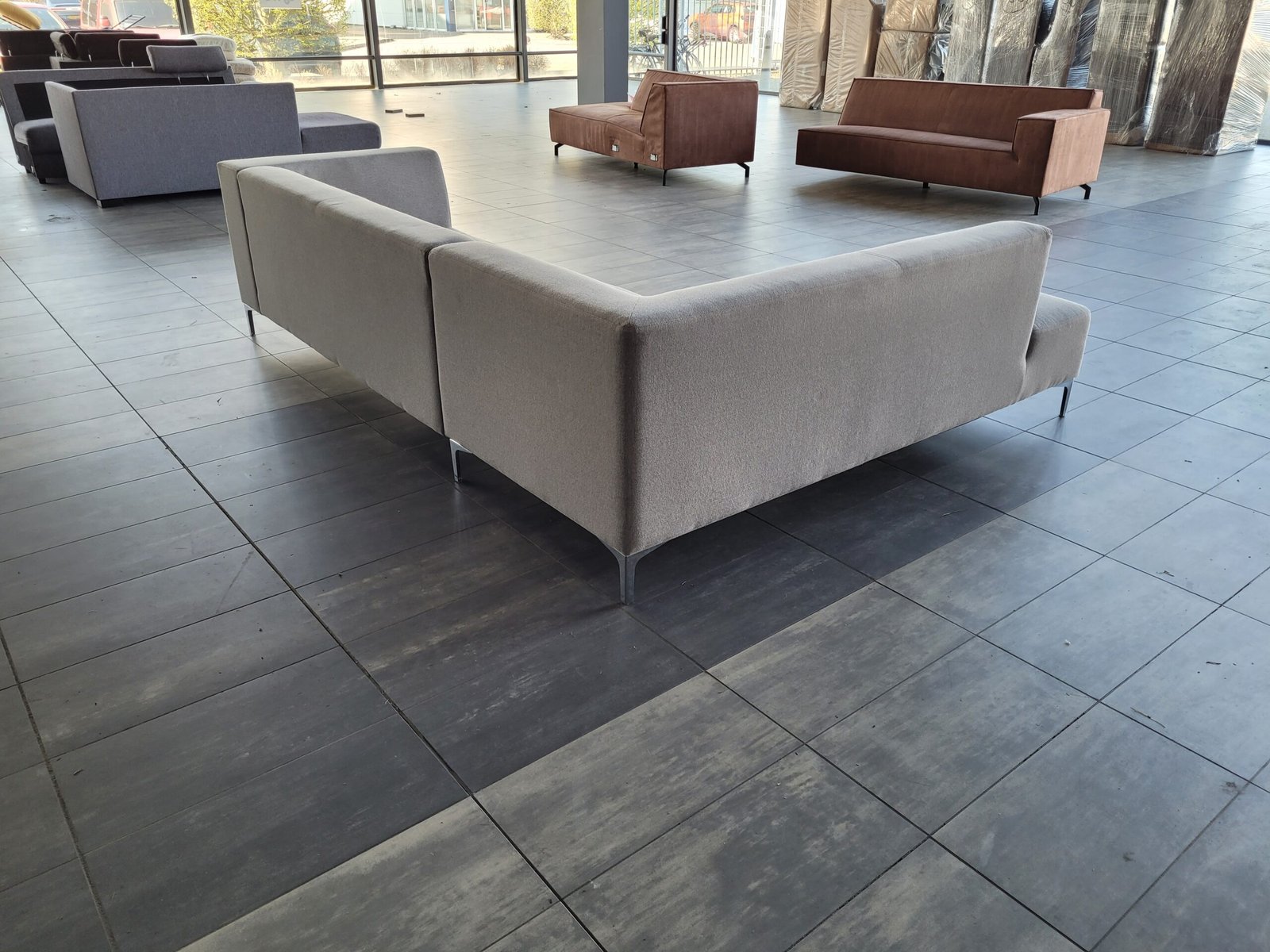 VERKOCHT lichtgrijze hoekbank 275x210 | GRATIS LEVERING - Afbeelding 4