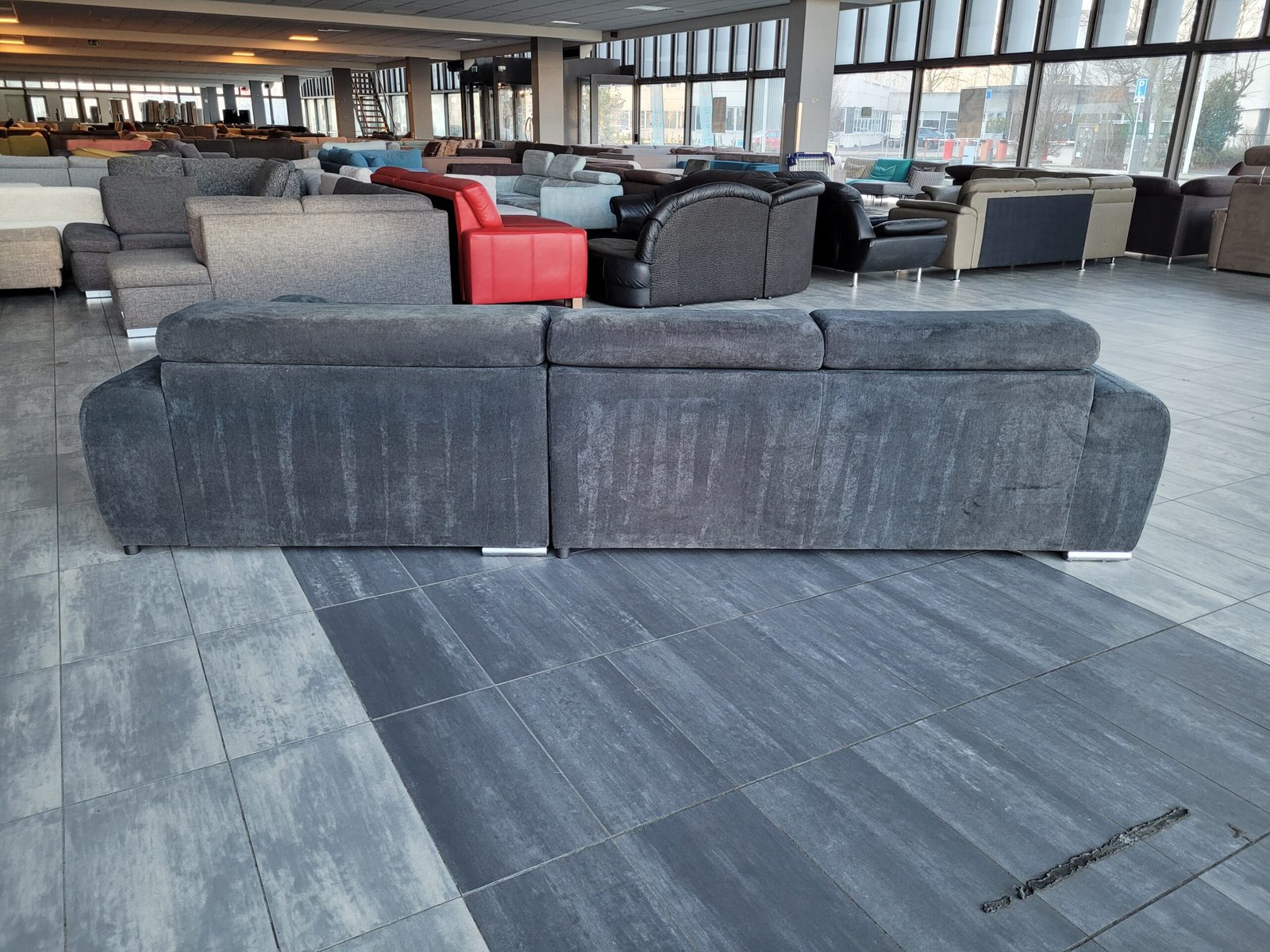 OUTLET antraciet velours hoekbank 330x230 | BEZORGEN - Afbeelding 7