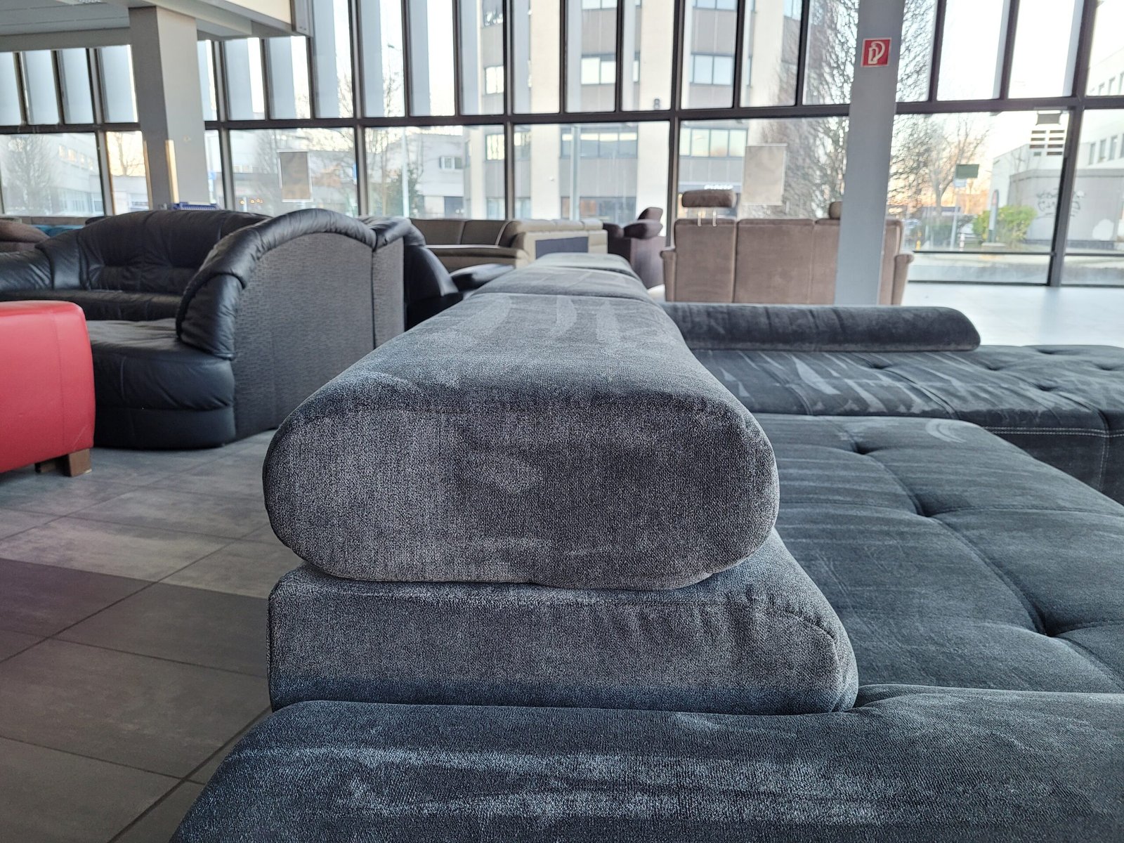 OUTLET antraciet velours hoekbank 330x230 | BEZORGEN - Afbeelding 13