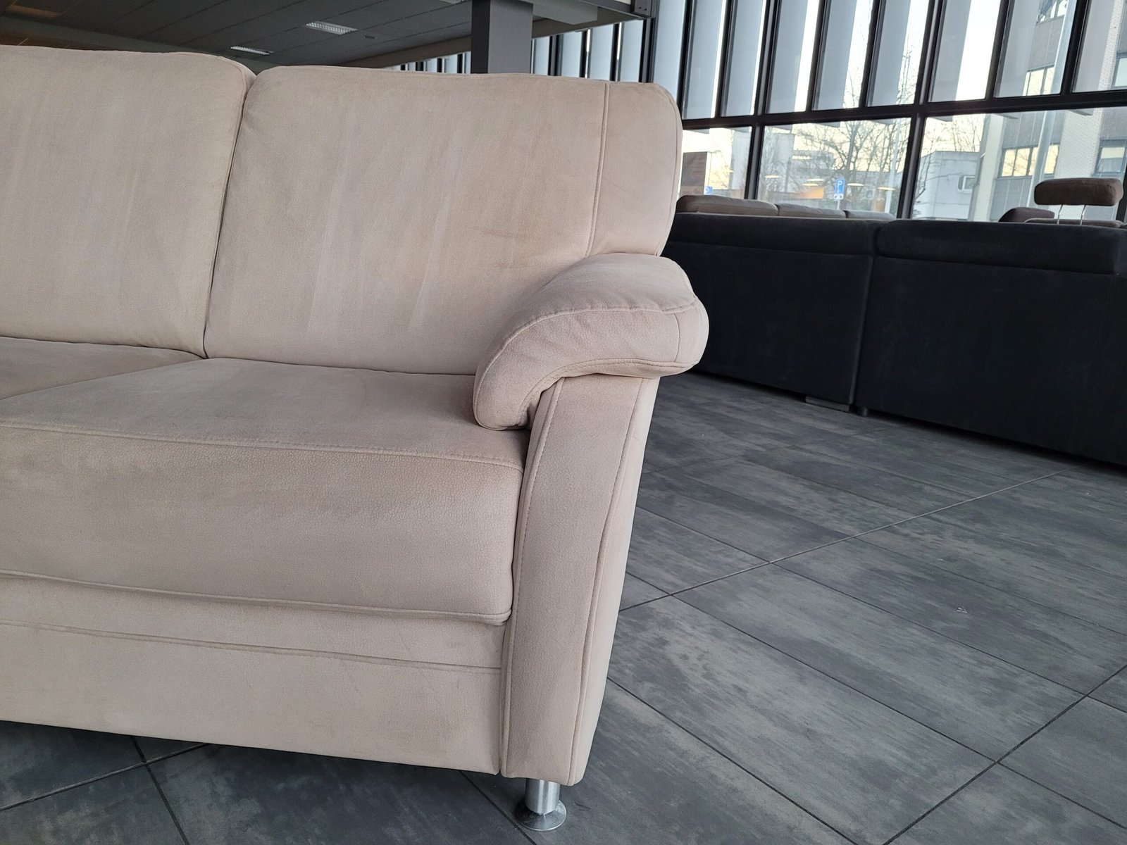 OUTLET creme suede hoekbank 300x270 | GRATIS BEZORGEN - Afbeelding 9