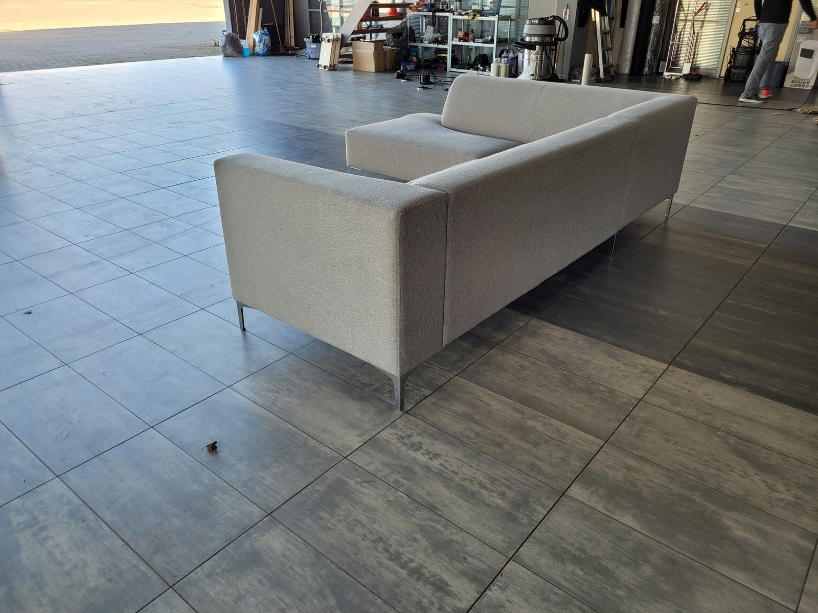 VERKOCHT lichtgrijze hoekbank 275x210 | GRATIS LEVERING - Afbeelding 5