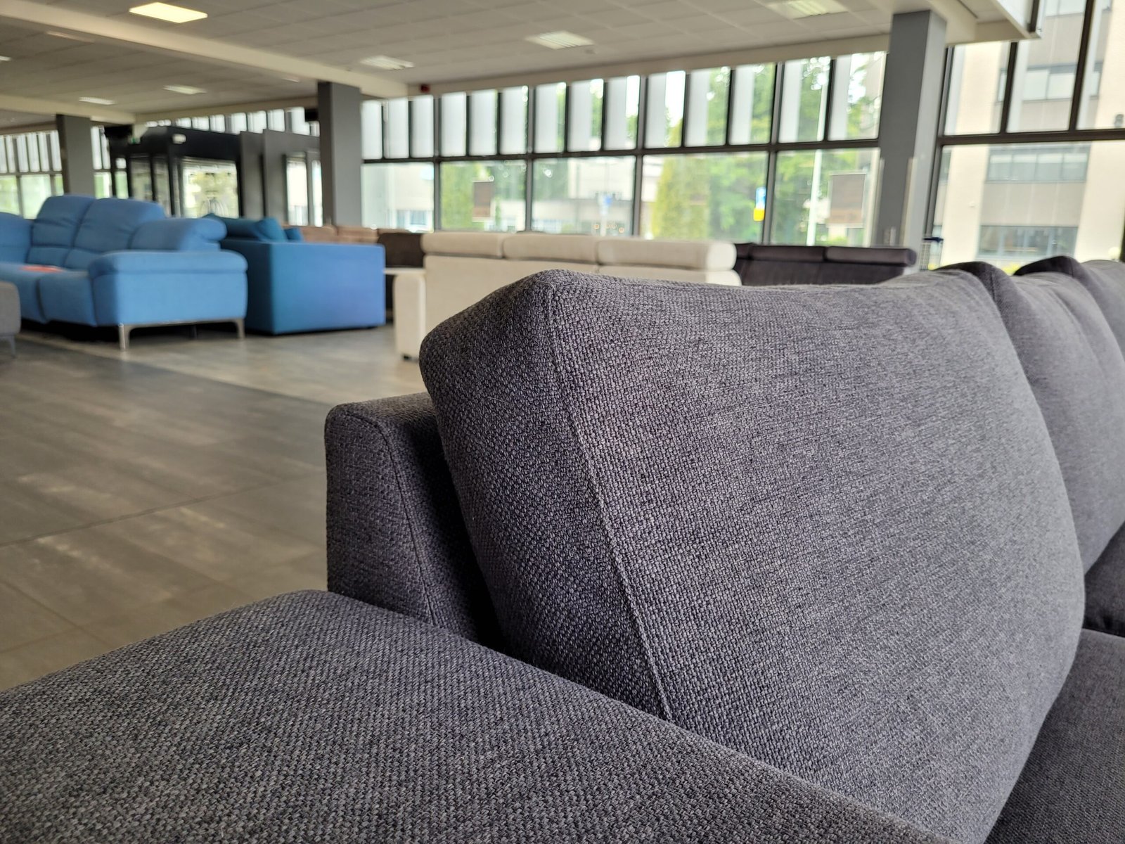 GEREINIGD donkergrijze hoekbank 275x165 | LEVERING - Afbeelding 2