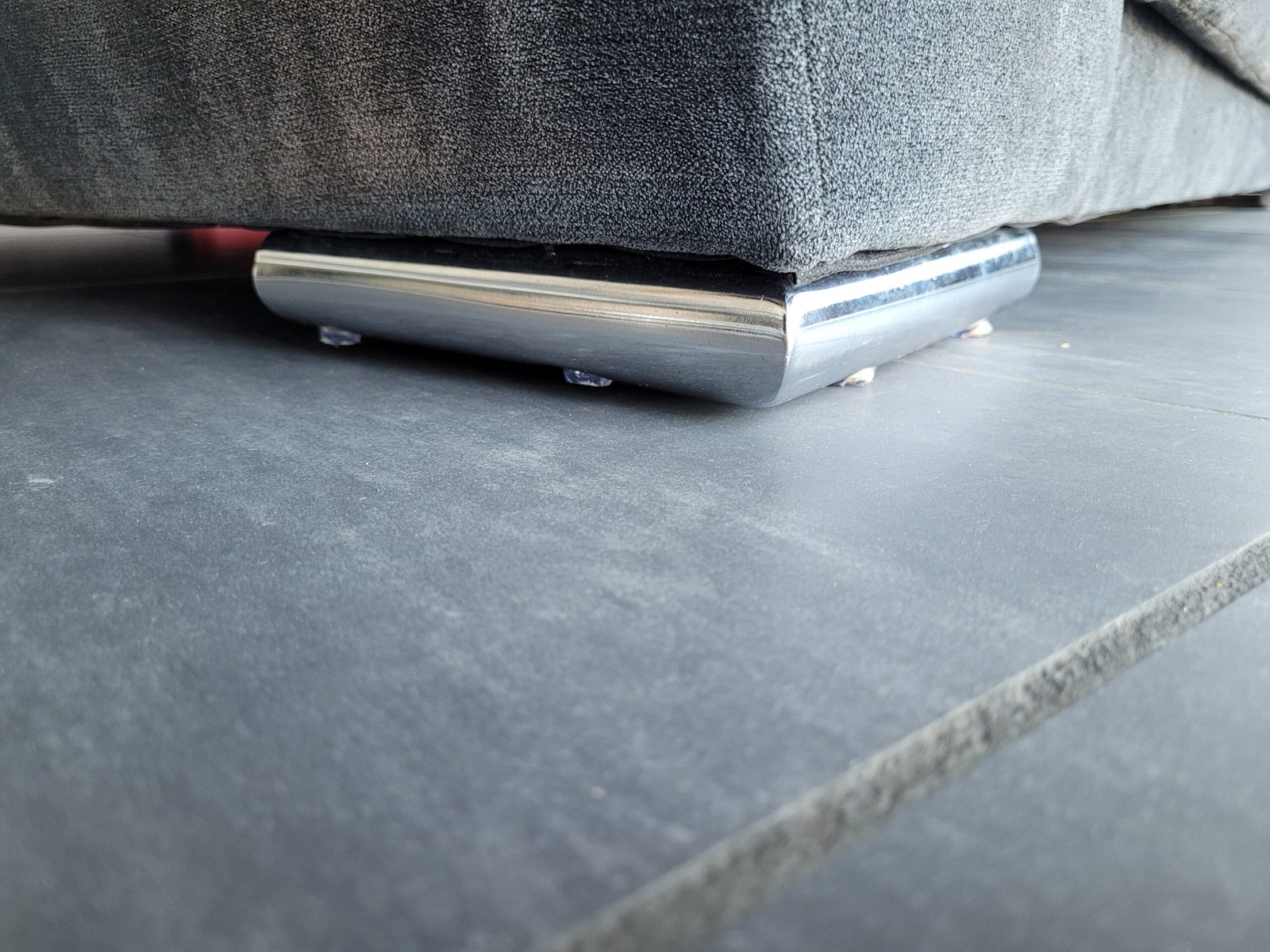 OUTLET antraciet velours hoekbank 330x230 | BEZORGEN - Afbeelding 3