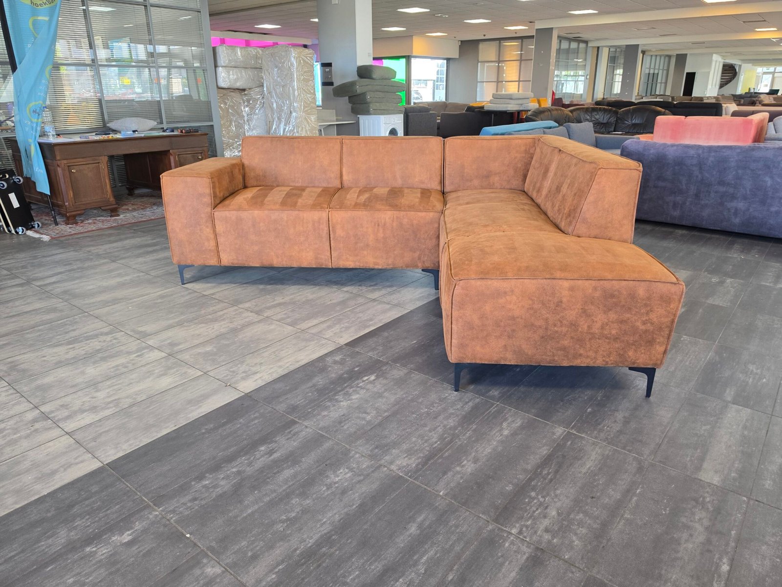 ✅️️️️️️️️ GEREINIGD cognac suede hoekbank 270x225 | BEZORGEN - Afbeelding 4