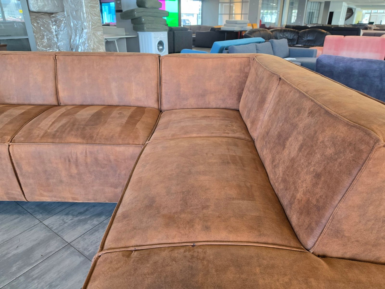✅️️️️️️️️ GEREINIGD cognac suede hoekbank 270x225 | BEZORGEN - Afbeelding 10