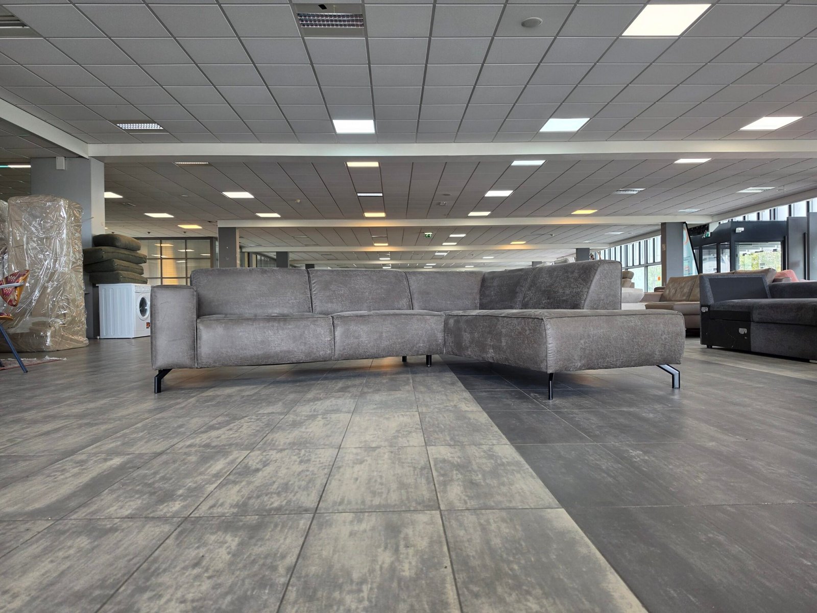 ✅️️️️️️️️️️️️ GEREINIGD suede taupegrijze hoekbank 275x210